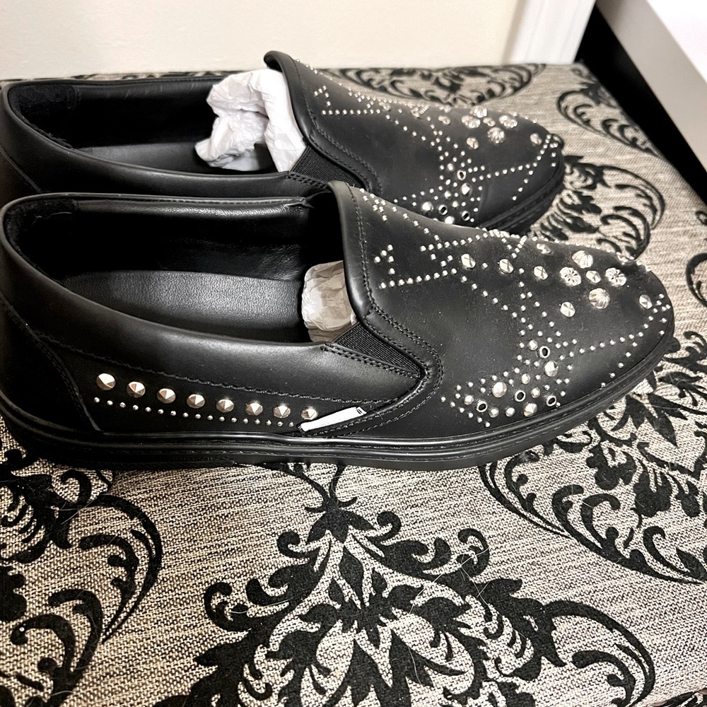 Jimmy Choo Mens Stylish low top/slip on Leather shoes!